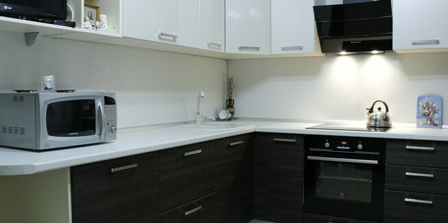 Кухня ЛДСП угловая светлая на заказ