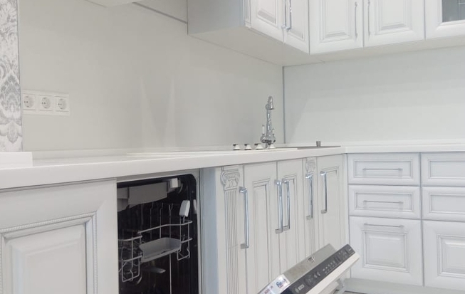 Кухня в пленке ПВХ в классическом стиле