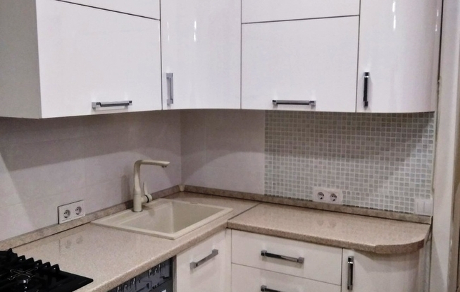 Маленькая кухня светлая