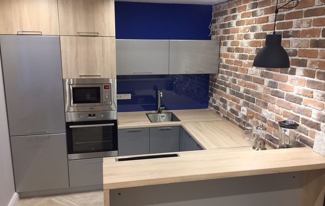 П образная кухня с барной стойкой