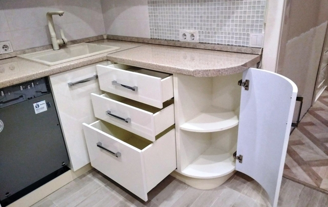 Маленькая кухня светлая