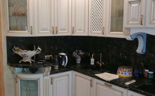 Кухня из массива по индивидуальным размерам угловая