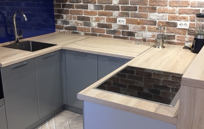 П образная кухня с барной стойкой