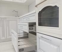 Кухня в пленке ПВХ в классическом стиле