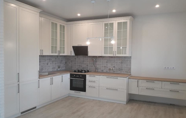 Кухня 10 кв. метров угловая в белом цвете