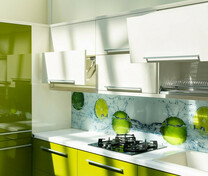 Кухня в пленке ПВХ оливкового цвета
