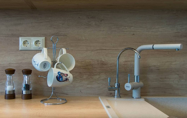 Кухня 15 кв. метров с барной стойкой