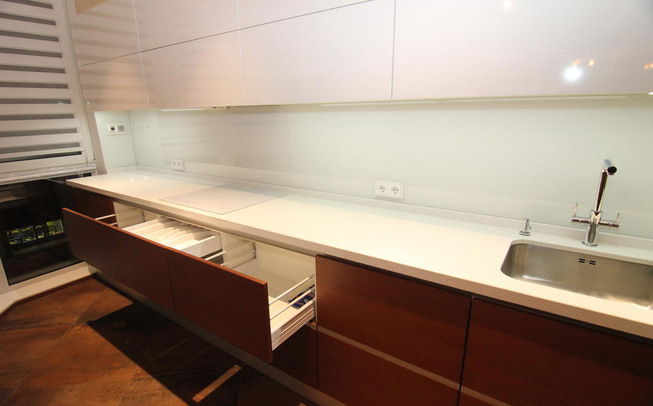 Кухня 10 кв метров коричневого цвета на заказ