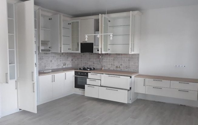 Кухня 10 кв. метров угловая в белом цвете