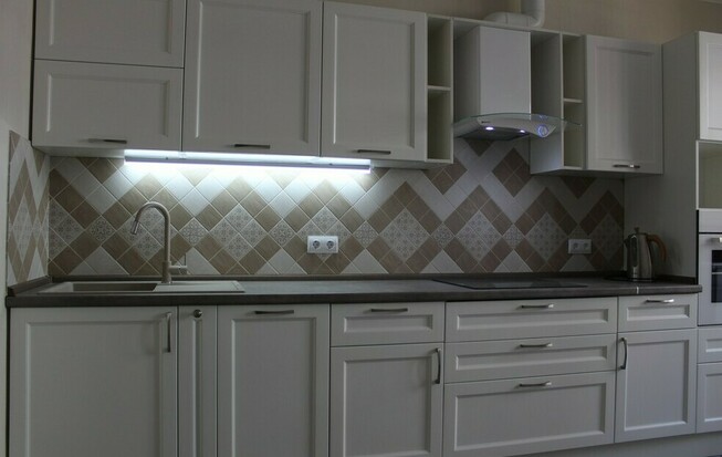 Кухня ПВХ белого цвета на заказ