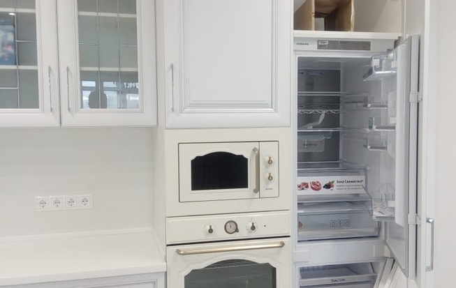 Кухня в пленке ПВХ в классическом стиле