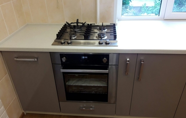 Современная кухня в частном доме 