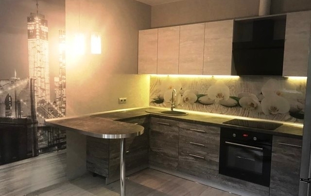 Кухни ЛДСП с барной стойкой бежевого цвета