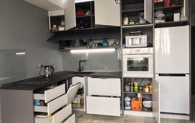 Современная кухня угловая