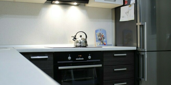 Кухня ЛДСП угловая светлая на заказ