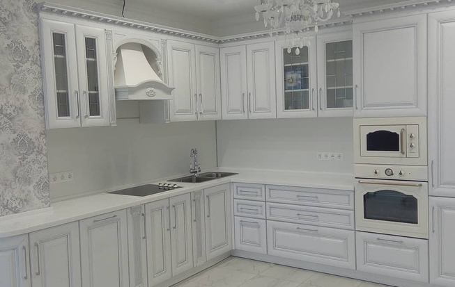 Кухня в пленке ПВХ в классическом стиле