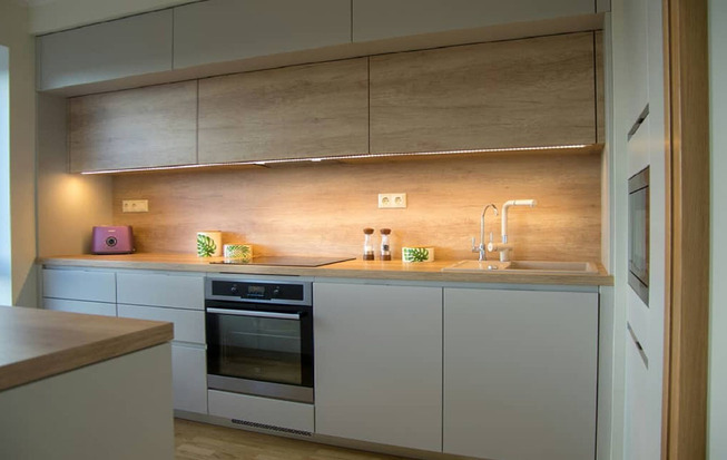 Кухня 15 кв. метров с барной стойкой