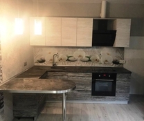 Кухни ЛДСП с барной стойкой бежевого цвета