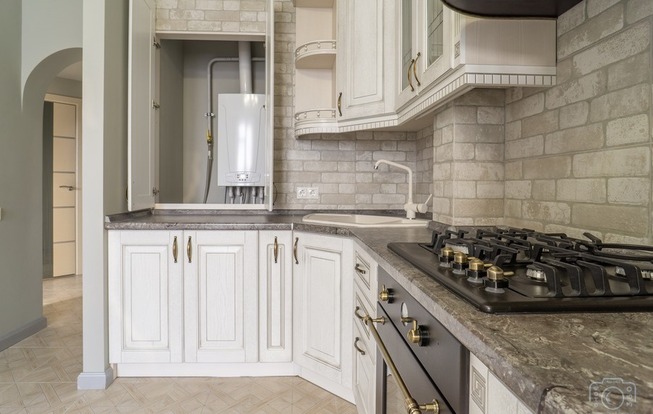 Белая кухня в классическом стиле 