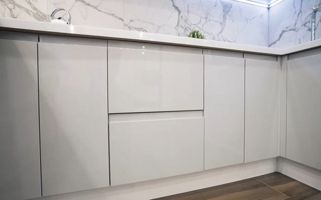 Кухня 8 кв. метров глянцевая