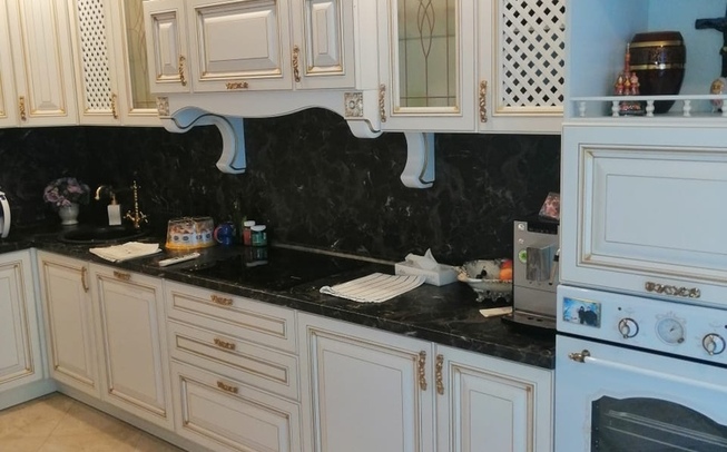 Кухня из массива по индивидуальным размерам угловая