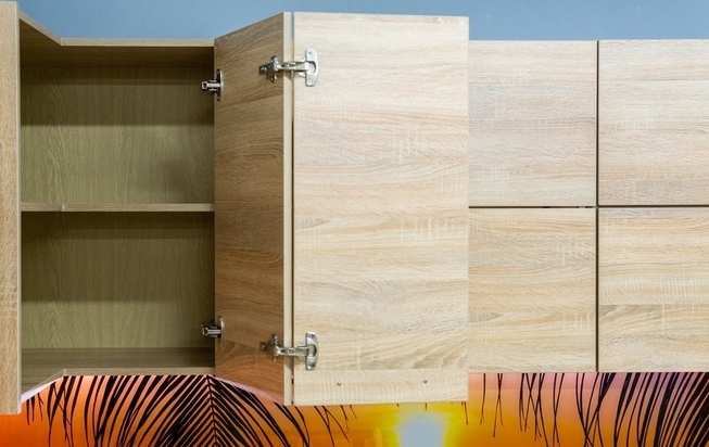 Кухня ПВХ фиолетового цвета угловой формы