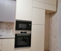 Угловая кухня светлая МДФ + пластик