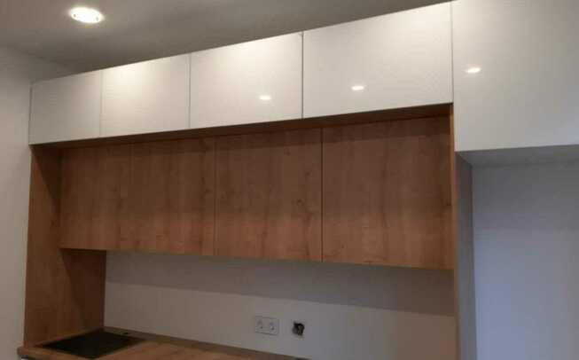 Прямая кухня в белом цвете