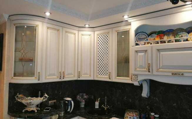 Кухня из массива по индивидуальным размерам угловая