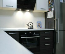 Кухня ЛДСП угловая светлая на заказ