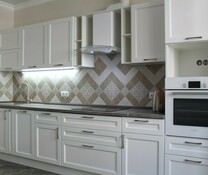 Кухня ПВХ белого цвета на заказ